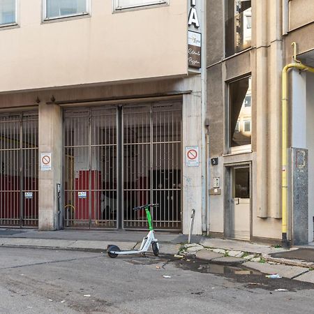 Centrale Flexyrent - Steps From Train Station Milano Exterior foto